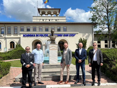 Valsts robežsardzes koledžas Militārās un fiziskās sagatavošanas priekšmetu katedras docētāji – O.Ignatjevs, A.Dubrovskis, A.Korklis, piedalījās Erasmus+ mobilitātē Rumānijas Policijas Akadēmijā Bukarestē.