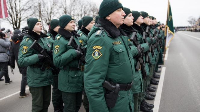 Militārajā parādē Valsts robežsardzi pārstāvēja  Valsts robežsardzes koledžas vienība