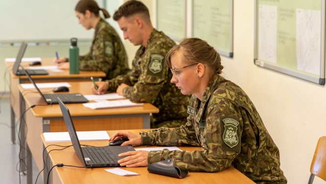 Kvalifikācijas eksāmens foto