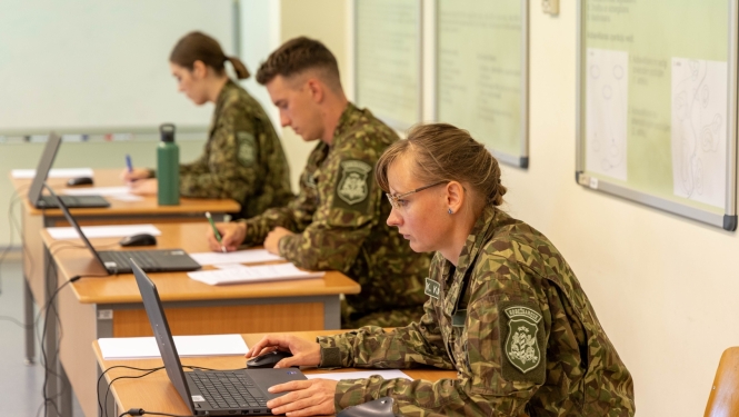 Kvalifikācijas eksāmens foto