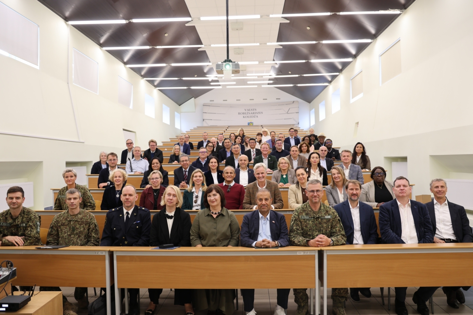 Valsts robežsardzes koledža uzņēma Ārvalstu diplomātisko misiju vadītājus foto