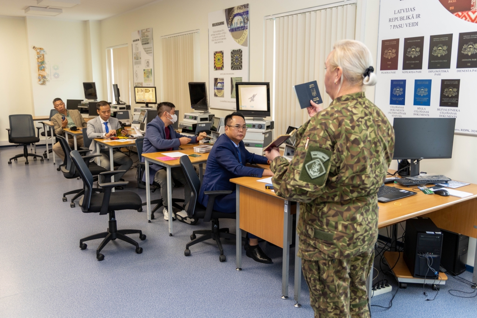 Valsts robežsardzes koledžā notika apmācības Vjetnamas Imigrācijas departamenta amatpersonām foto