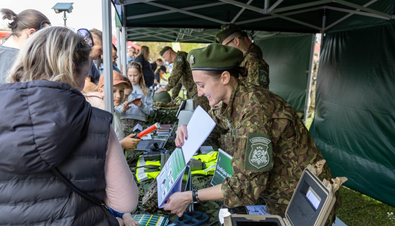 Militārā parāde Aizkrauklē