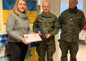 Čenstohovas vicemērs dāvina “Neatkarības Krusta” kopiju Robežsardzes muzejam