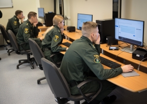 Valsts robežsardzes koledžas apmācāmie kārtoja kvalifikācijas eksāmenu