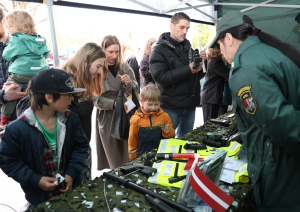 Valsts robežsardzes koledža piedalījās 4.maija militārajā parādē