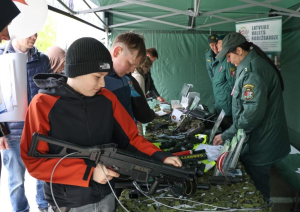 Valsts robežsardzes koledža piedalījās 4.maija militārajā parādē
