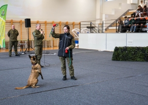 Robežsargi no Valsts robežsardzes koledžas un Valsts robežsardzes Aviācijas un speciālo operāciju pārvaldes viesojās skolā