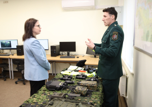 28.martā vizītes ietvaros Valsts robežsardzes koledžu apmeklēja Izraēlas vēstniece Latvijas Republikā Sandra Simoviča ar delegāciju.