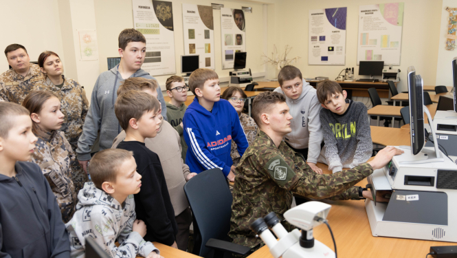 Jaunsargi iepazina robežsarga profesiju