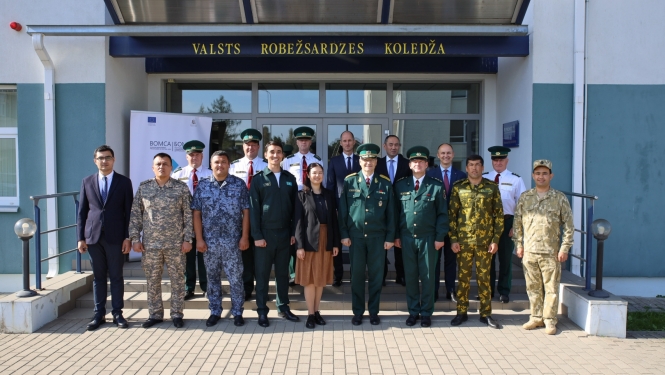 Valsts robežsardzes koledžā apmācītie Centrālāzijas kinologi saņem diplomus Nr.1