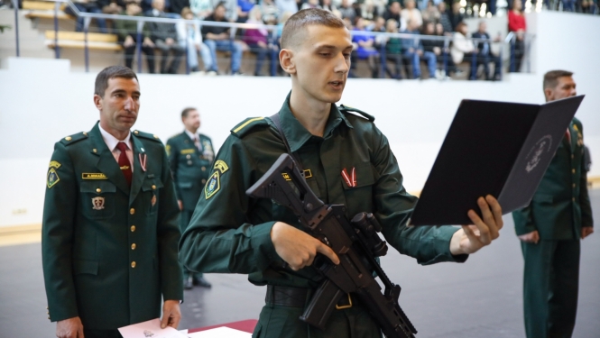Valsts robežsardzes koledžas kadeti deva zvērestu Nr.9