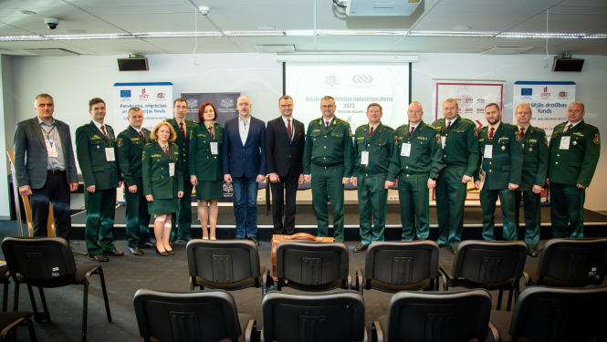 Valsts robežsardzes koledžas pārstāvji Iekšlietu ministrijas Industrijas dienu 2023