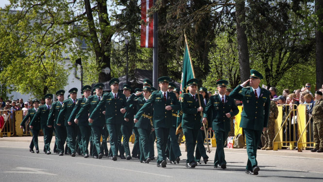 Valsts robežsardzi militārajā parādē pārstāvēja Valsts robežsardzes koledžas vienība Nr.1