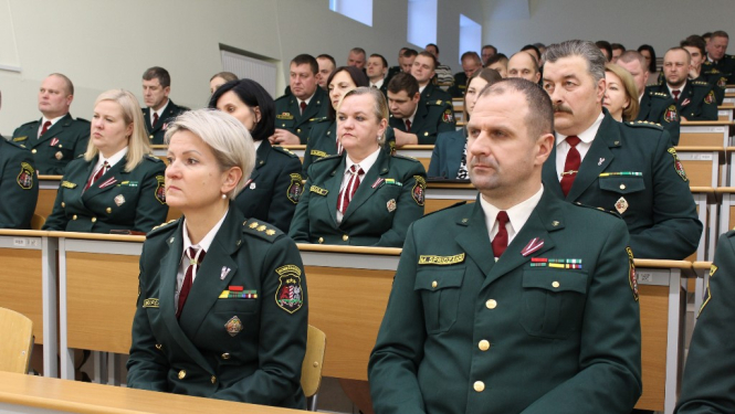 Svinīgajā sanāksmē pulcējās Valsts robežsardzes koledžas personāls