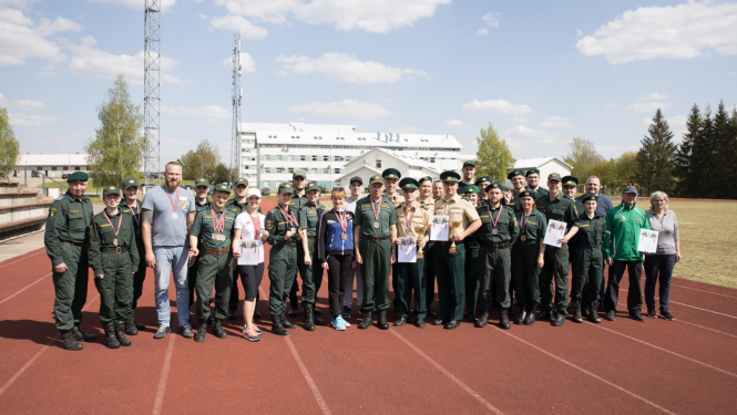 Valsts robežsardzes čempionāta sacensībās peldēšanā un dienesta trīscīņā