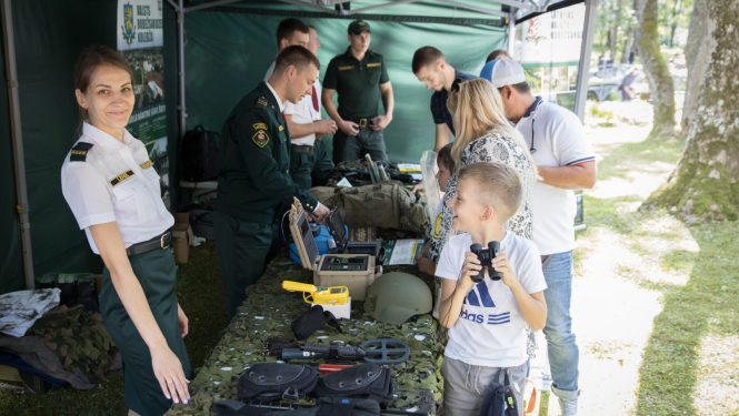 Robežsargi ciemojās Ludzas pilsētas svētkos