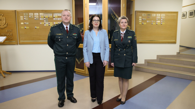 28.martā vizītes ietvaros Valsts robežsardzes koledžu apmeklēja Izraēlas vēstniece Latvijas Republikā Sandra Simoviča ar delegāciju.