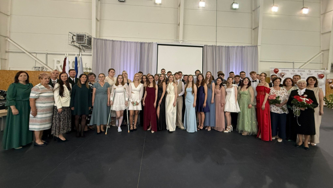 Rēzeknes valsts poļu ģimnāzijas 12.klases izlaidums