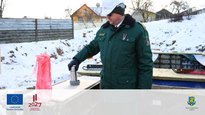 Rēzeknē svinīgi iemūrēta vēstījuma kapsula Kinoloģijas centra pamatos Nr.3