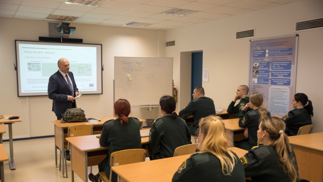 Igauņi projekta ietvaros viesojās Valsts robežsardzes koledžā