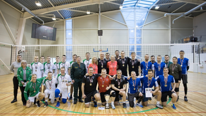 Valsts robežsardzes Daugavpils pārvaldes volejbolisti izcīna uzvaru volejbolā