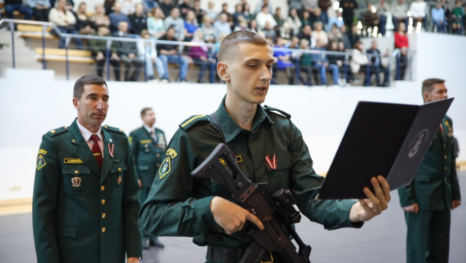 Valsts robežsardzes koledžas kadeti deva zvērestu Nr.9