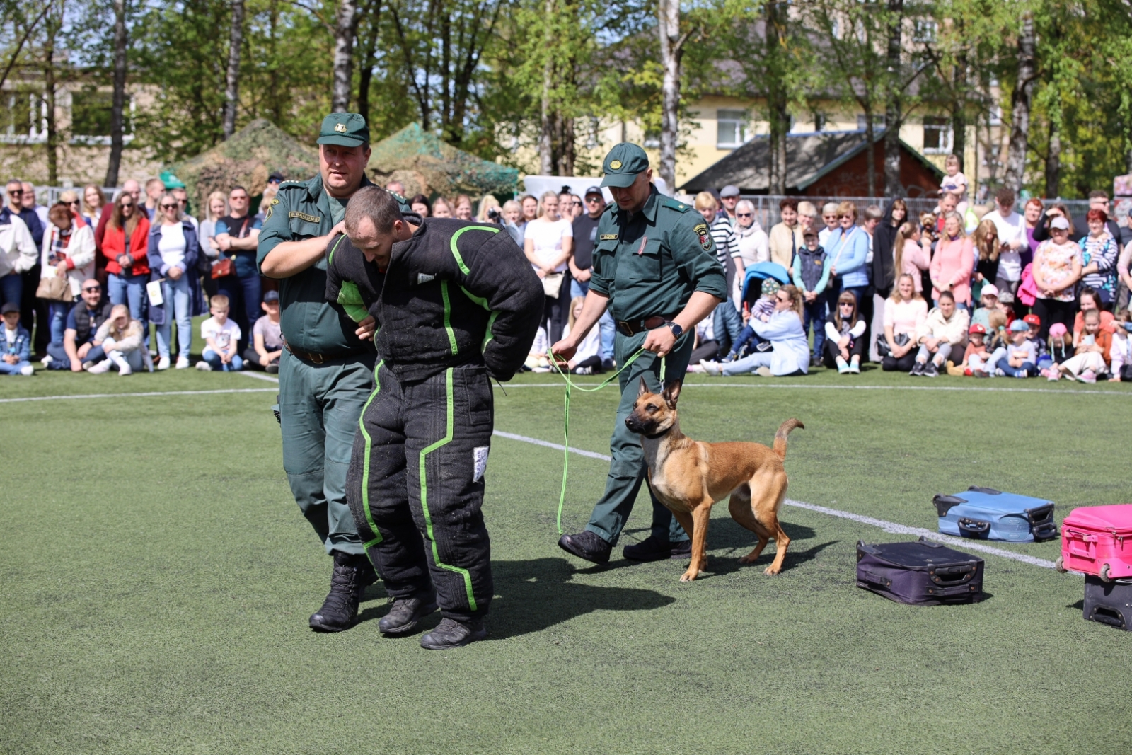 Valsts robežsardzi militārajā parādē pārstāvēja Valsts robežsardzes koledžas vienība Nr.12