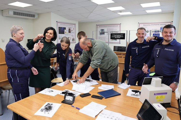 Valsts robežsardzes koledža organizēja Valsts policijas amatpersonu apmācības kursu
