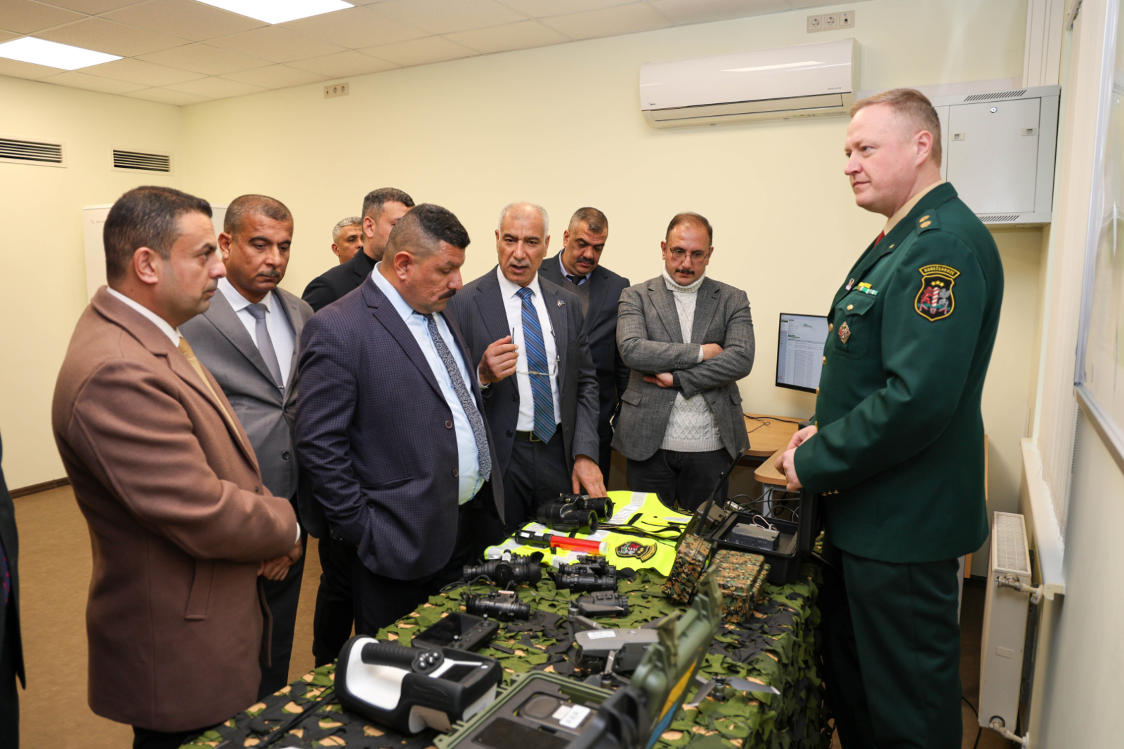 Valsts robežsardzes vizītes ietvaros Valsts robežsardzes koledžu apmeklē Eiropas Savienības padomdevēju Misijas Irākā organizēta Irākas tiesībsargājošo institūciju pārstāvju delegācija