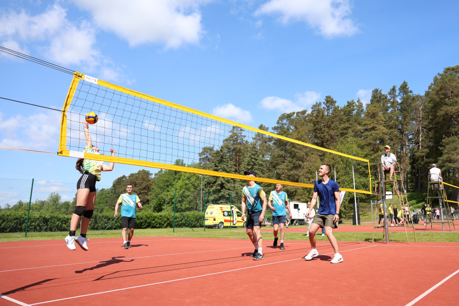 izvadītas sporta sezonas noslēguma sacensības Kandavā