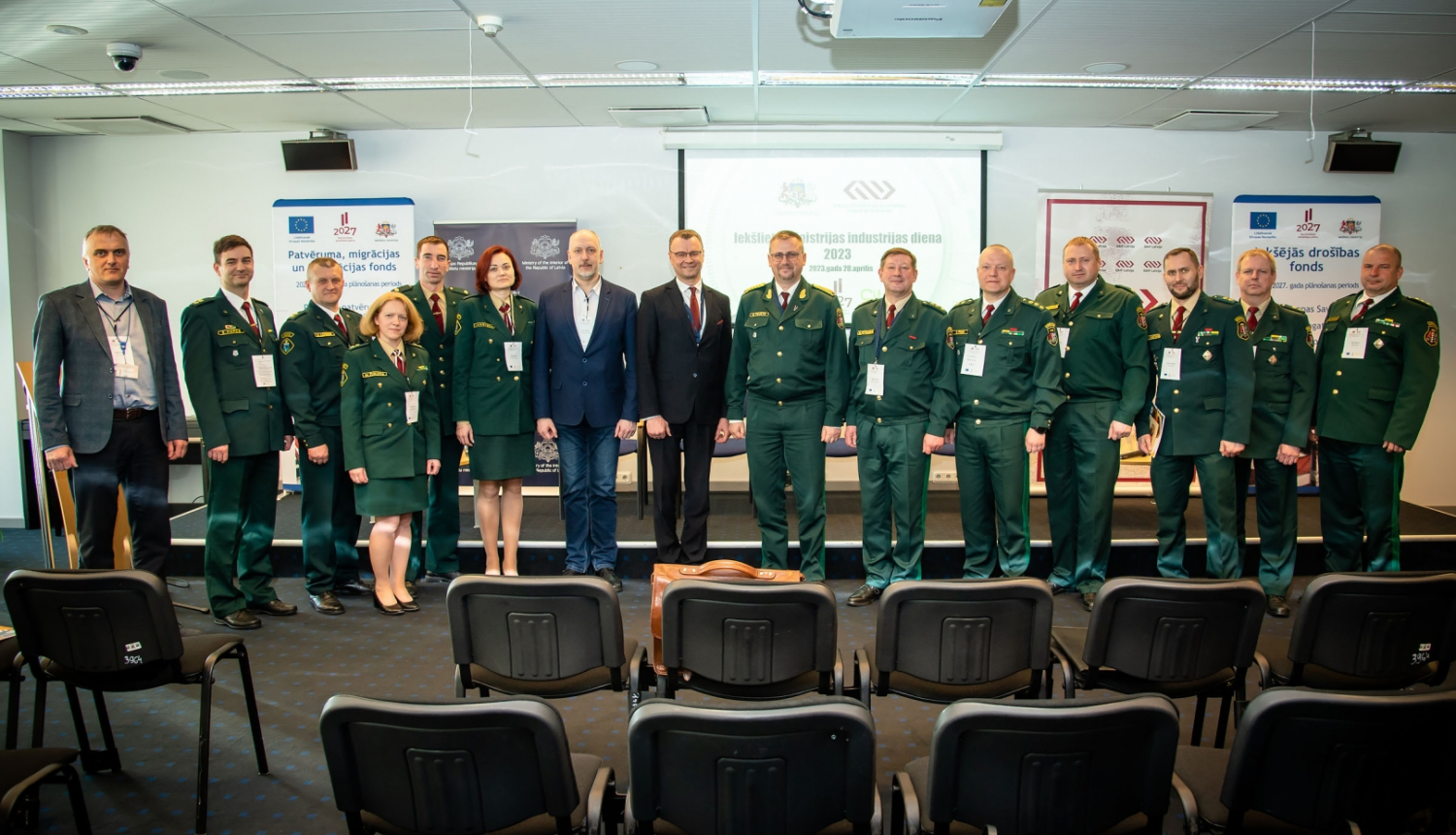Valsts robežsardzes koledžas pārstāvji Iekšlietu ministrijas Industrijas dienu 2023