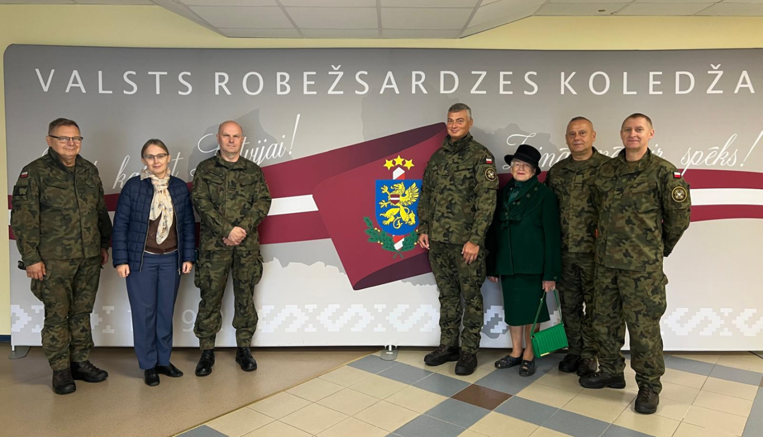 Čenstohovas vicemērs dāvina “Neatkarības Krusta” kopiju Robežsardzes muzejam