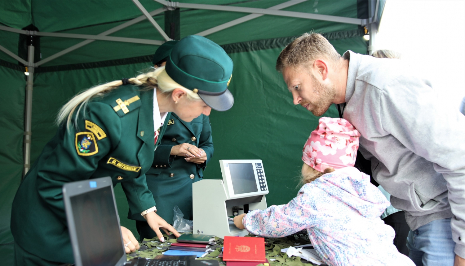 Robežsargu tematiskā telts jaunā mācību gada atklāšanas pasākumā ARPC “Zeimuļs”