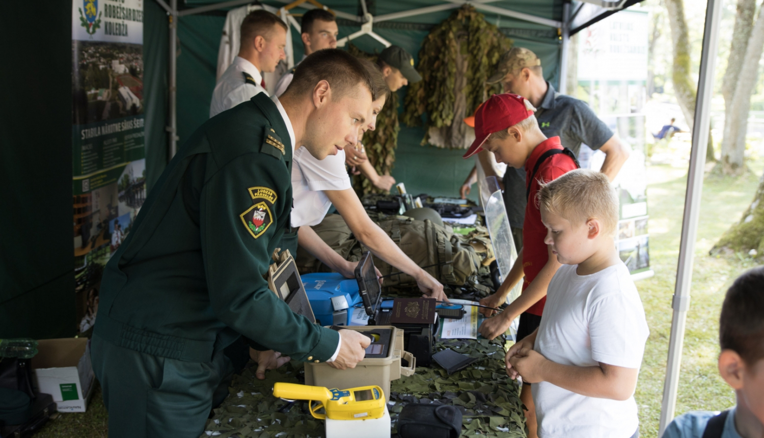 Dalība pasākumā "Drošības diena visai ģimenei: digitālās pasaules izaicinājumi"