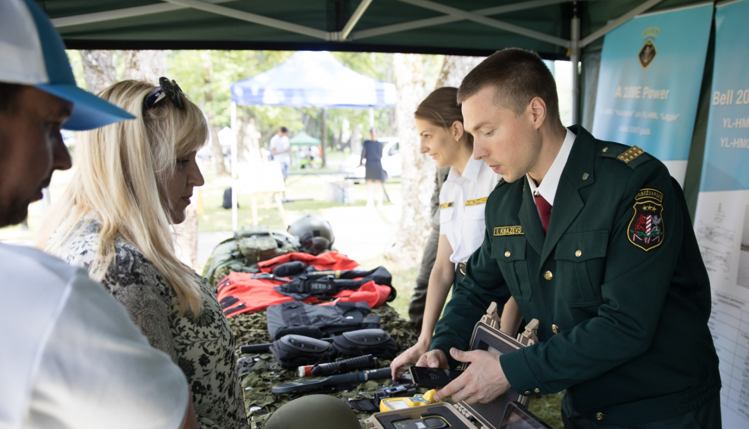 Robežsargu tematiskā telts Tēvu dienas pasākuma ietvaros Rojā 