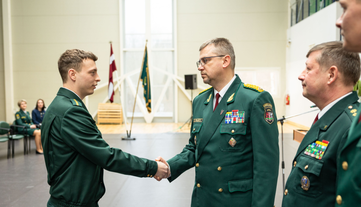 Izlaiduma informatīvs foto