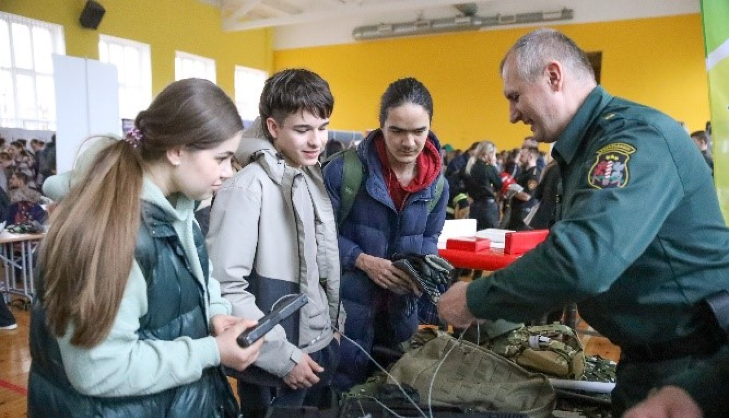 izglītības  izstādes “Iedvesmojies izglītībai!” VRK informatīvais foto