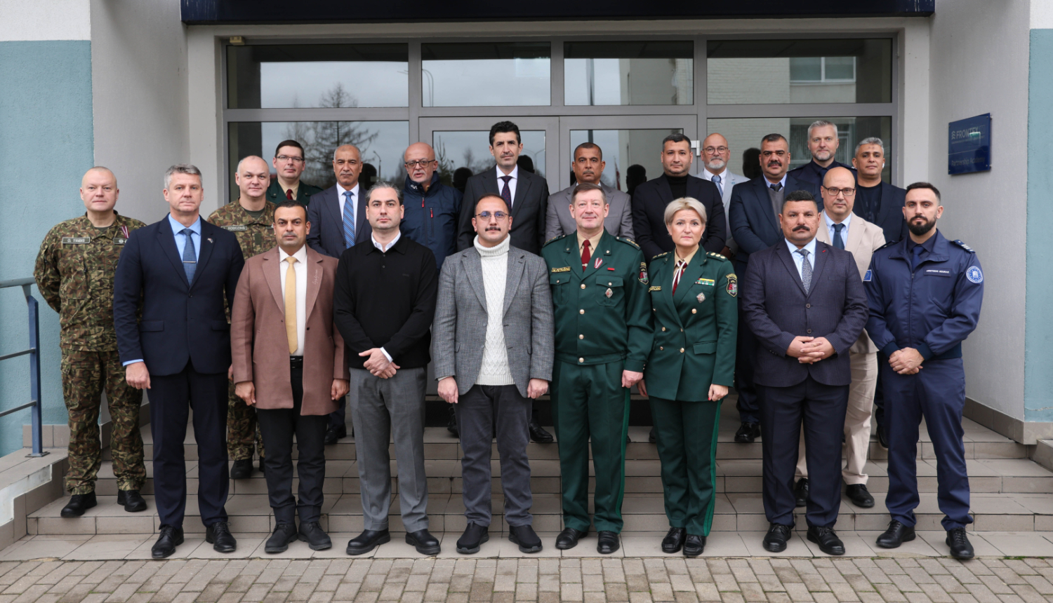 Valsts robežsardzes vizītes ietvaros Valsts robežsardzes koledžu apmeklē Eiropas Savienības padomdevēju Misijas Irākā organizēta Irākas tiesībsargājošo institūciju pārstāvju delegācija