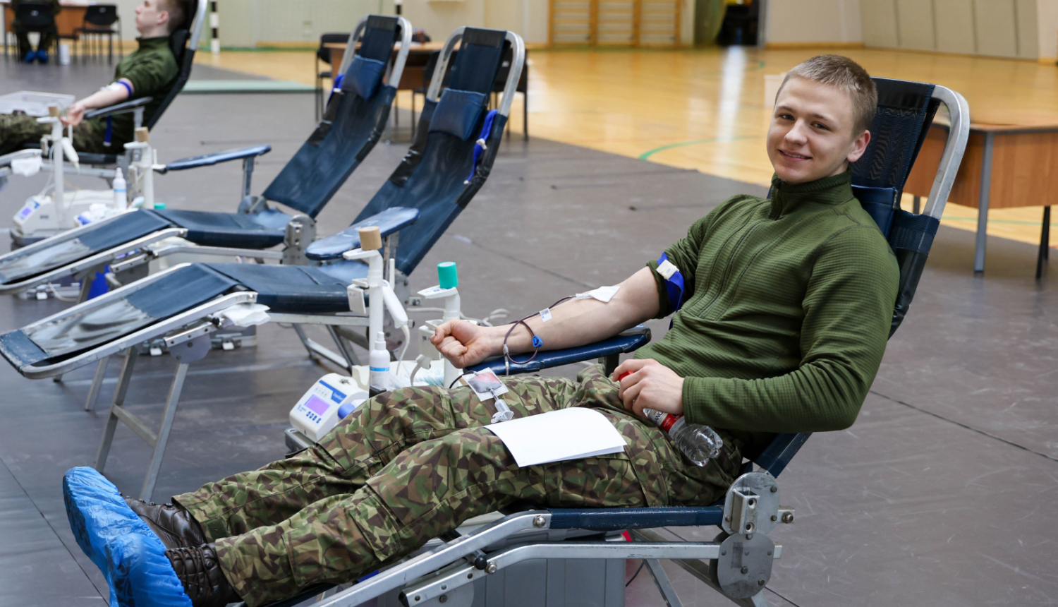 Valsts robežsardzes koledžā ziedo asinis