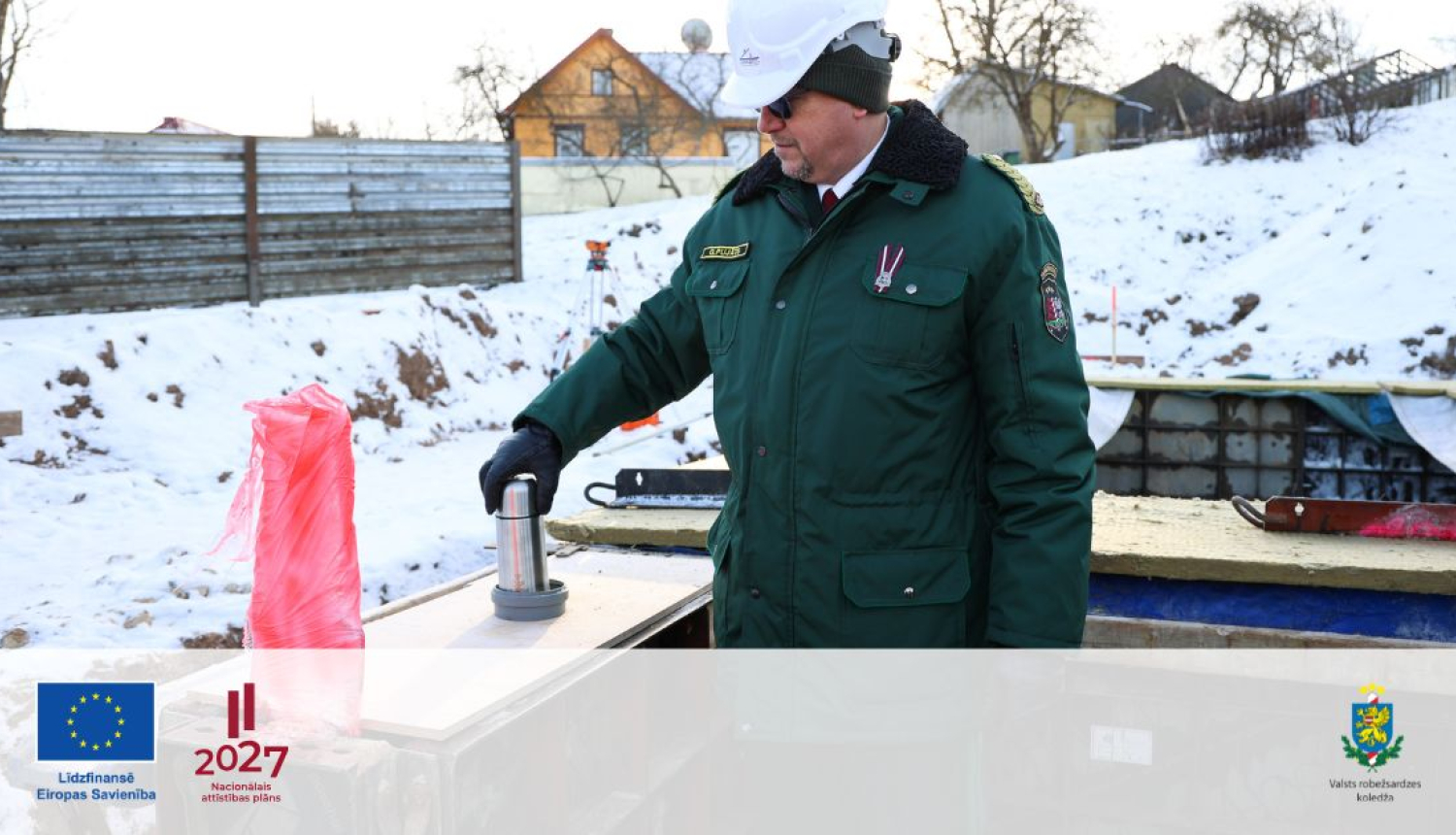 Rēzeknē svinīgi iemūrēta vēstījuma kapsula Kinoloģijas centra pamatos Nr.3