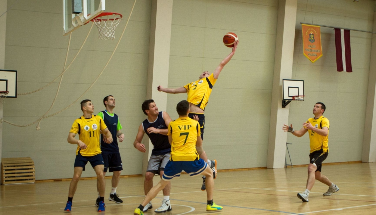 VRS basketbola sacensību informatīvs foto