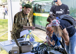 Norisinājās Nacionālo bruņoto spēku militārā parāde